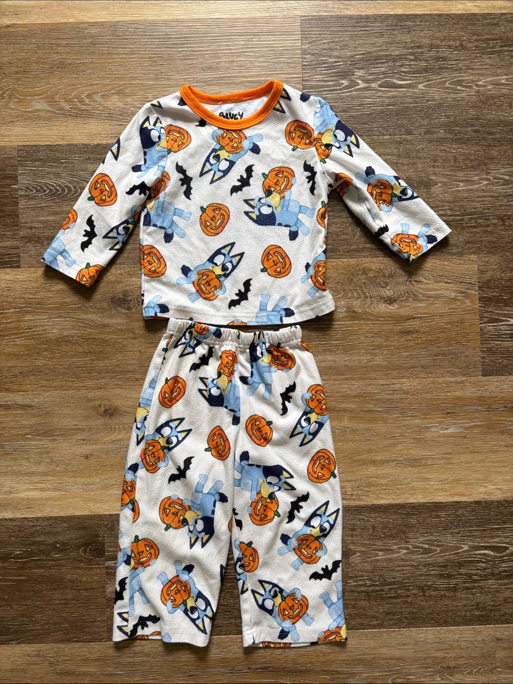Kids Halloween Pumpkin & Bat Pajama Set - Orange Accent
